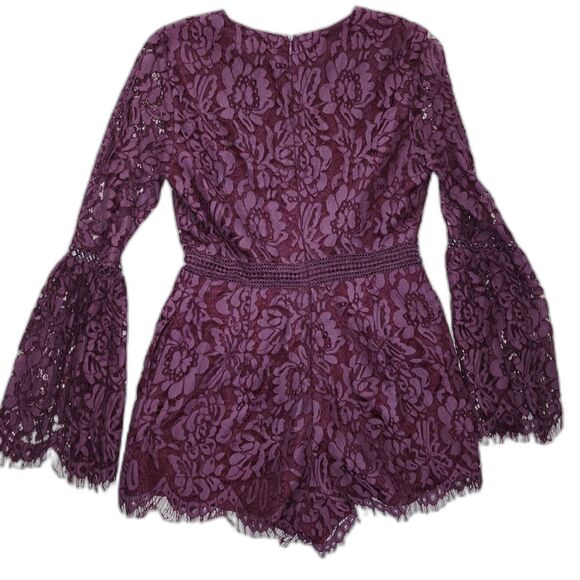 DO+BE Natasha Plum Lace Bell Sleeve Romper Size M - Picture 3 of 12